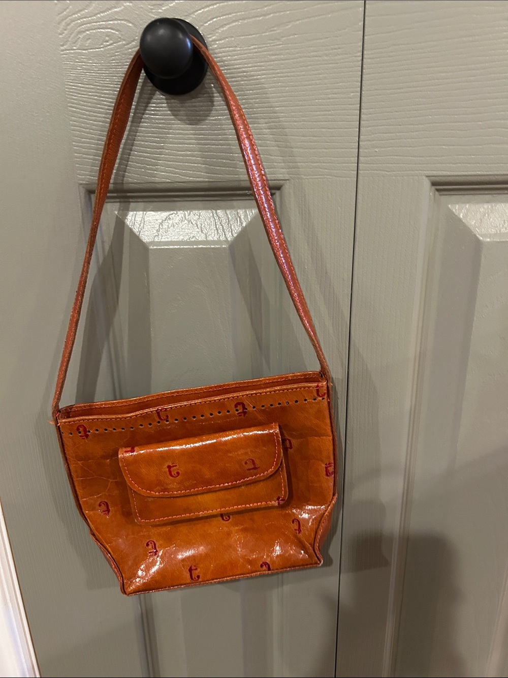 Leather Shoulder Bag in Cognac with Red Accents